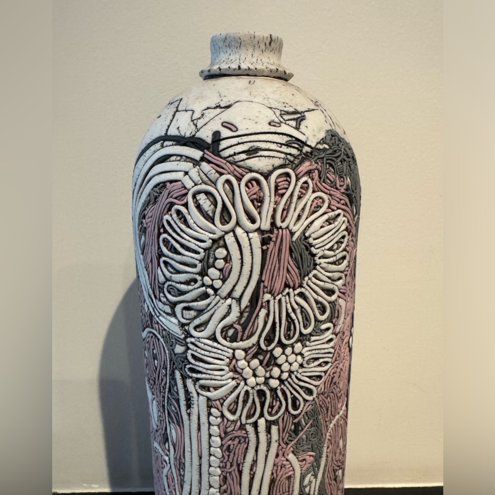 Vintage Porcelain Art Sculpture/ Vase by Romilla Batra - White/Pink/Gray Signed - Picture 3 of 9